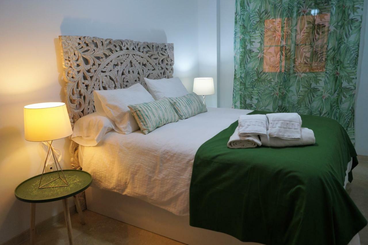 Apartamento Plaza Alfonso XII Málaga Dış mekan fotoğraf